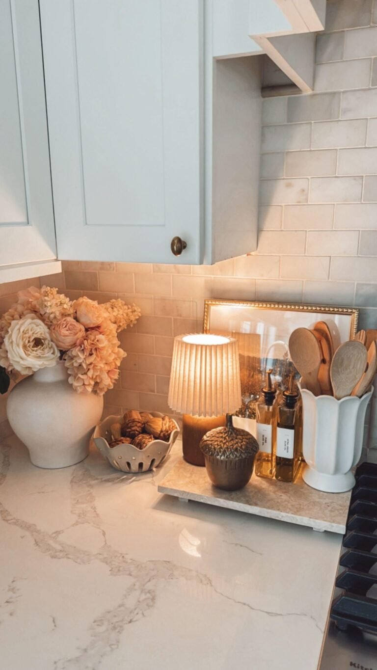 Neutral Fall Home Decor Ideas – Aesthetic Cosy Interior with Dried Botanicals