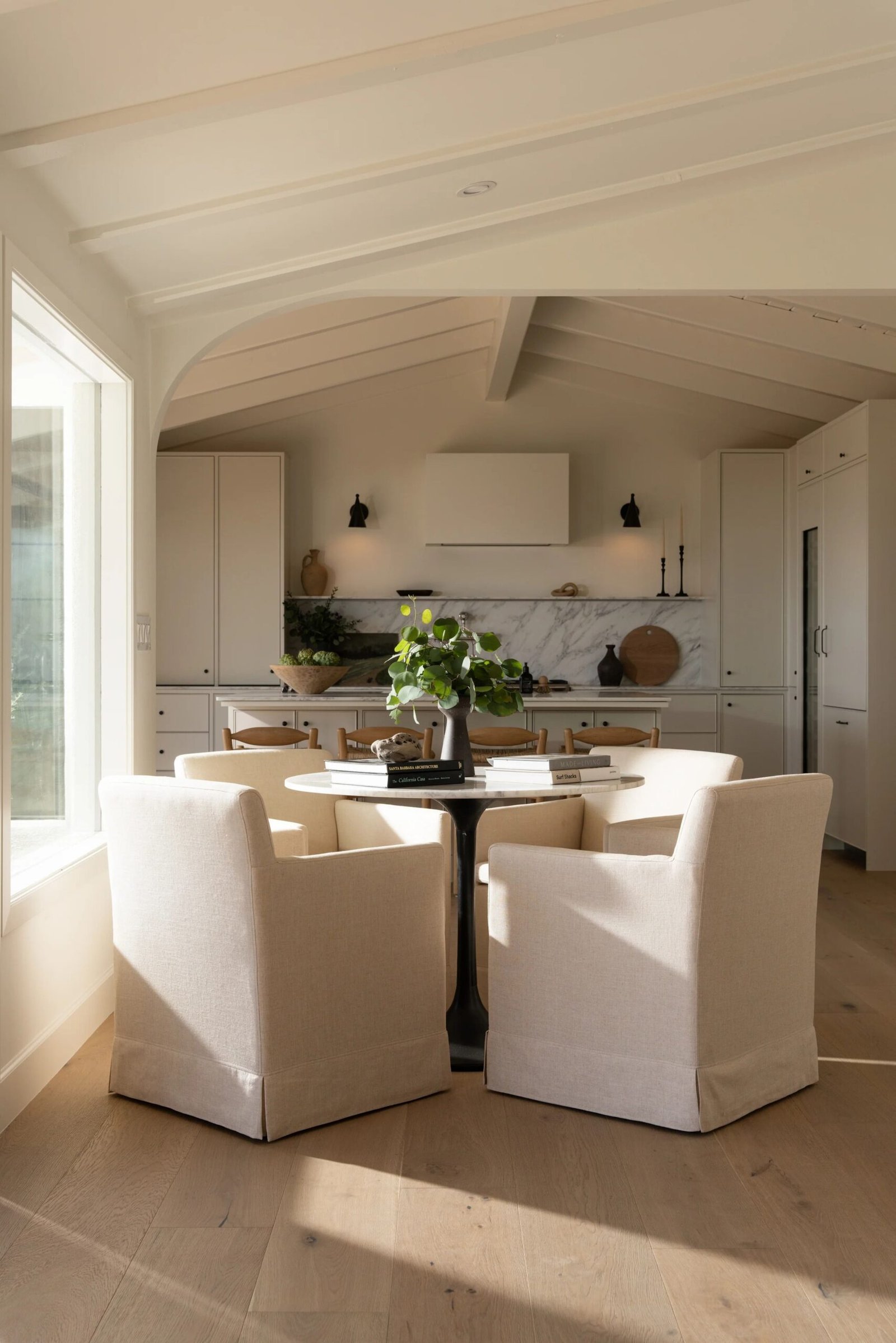 Kitchen Table Decor Tips to Transform Your Dining Space